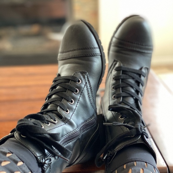 Black boot - Picture 6 of 7